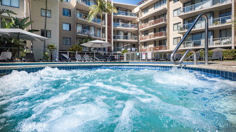 Swell Resort Burleigh Heads - Accommodation Whitsundays 12
