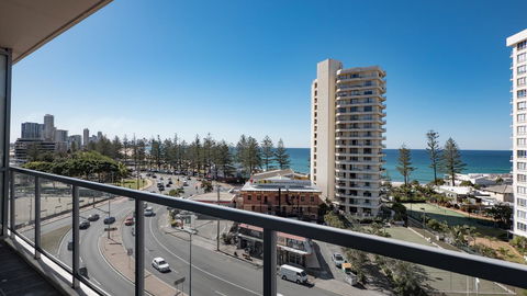 Swell Resort Burleigh Heads - Accommodation Whitsundays 32