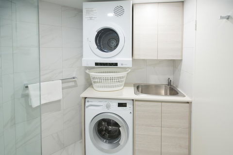 Miami Beachside Holiday Apartments - Accommodation Whitsundays 17