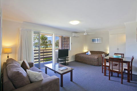 Regency Waterfront Noosa - Accommodation Whitsundays 0