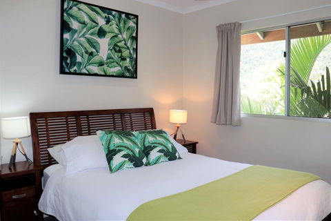 Watersons At Airlie Central Apartments - Accommodation Whitsundays 2