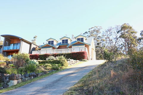 Whale Cove Circuit - Accommodation Whitsundays 0