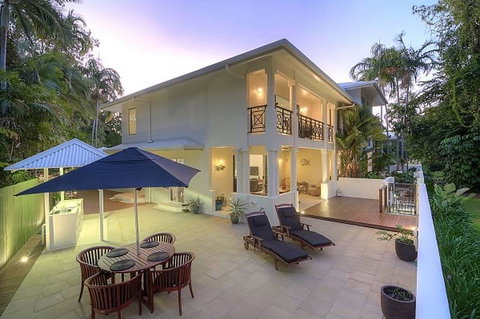 Whispering Palms - Accommodation Whitsundays 0