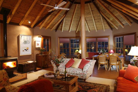 Wildwood Guesthouse - Accommodation Whitsundays 0