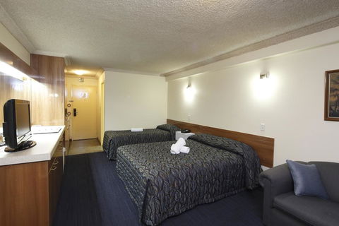 Windsor Lodge - Accommodation Whitsundays 1