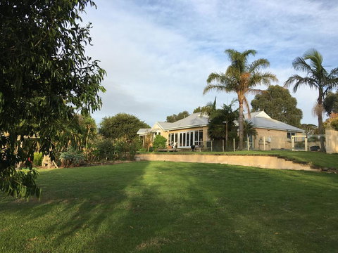 Wonderland Hobby Farm - Accommodation Whitsundays 0