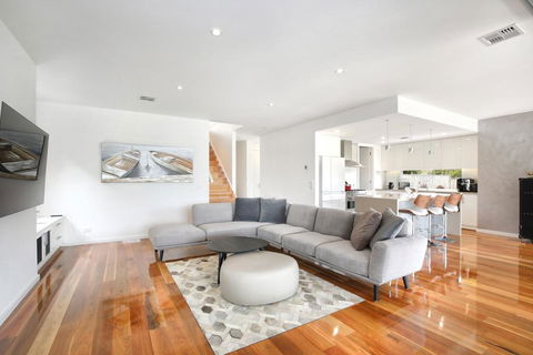 Xus Residence - Accommodation Whitsundays 2