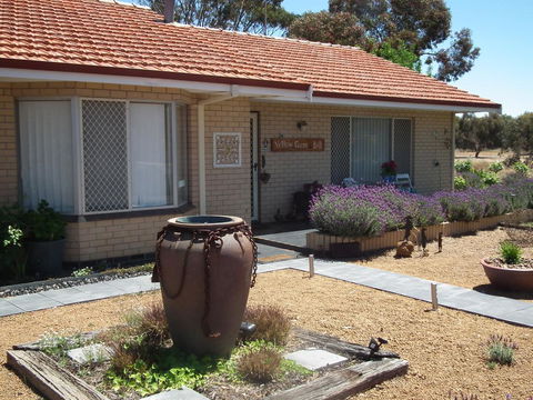 Yellow Gum Bed And Breakfast - Accommodation Whitsundays 0