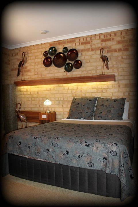 York's Boutique Motel - Accommodation Whitsundays 3