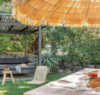 Your Luxury Escape - Den - 5min walk to Clarke's Beach