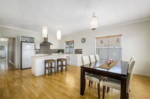 Zaahira House - Accommodation Whitsundays 3