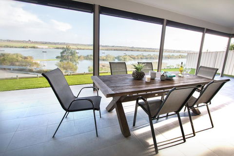 Serenity And Sweeping Murray River Views - Accommodation Whitsundays 1