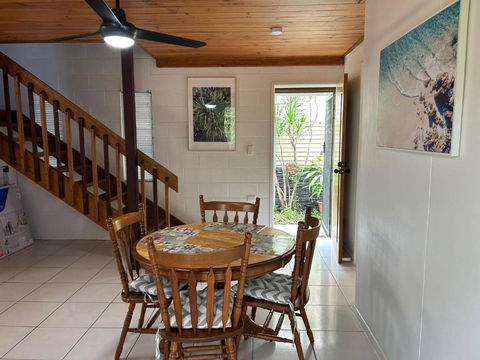 27 Green Valley Drive - Rainbow Beach. Beach Chalet. Pets Welcome - Accommodation Whitsundays 2
