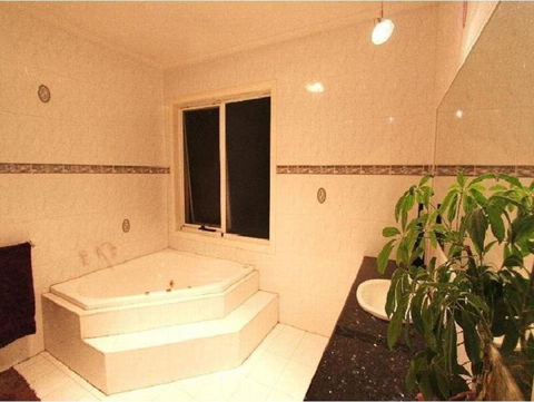 Abbotsford Private Rooms & Pods - 15 Charles Homestay - Accommodation Whitsundays 4