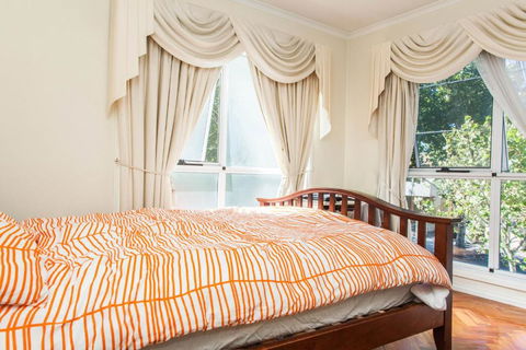 Abbotsford Private Rooms & Pods - 15 Charles Homestay - Accommodation Whitsundays 2