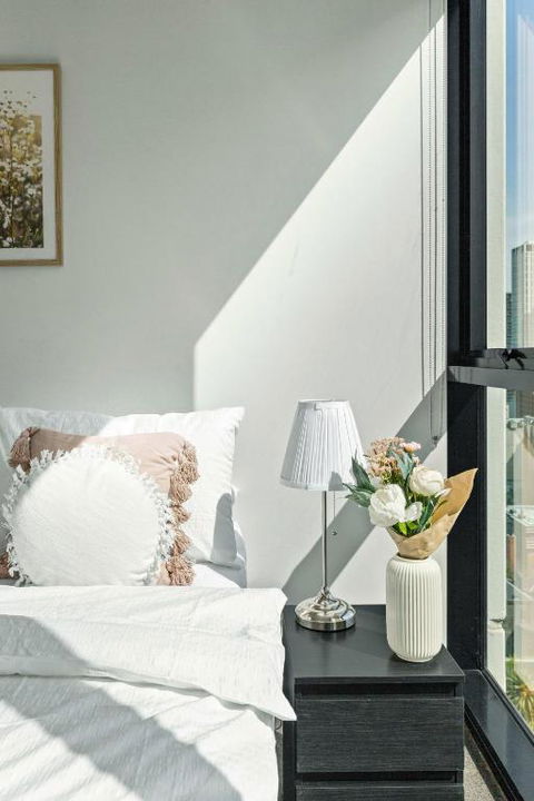 A 2BR Apt Near Melbourne Central Amazing Views - Accommodation Whitsundays 3