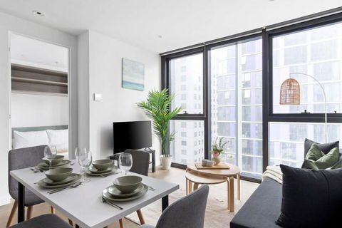 A 2BR Apt Near Melbourne Central & QV Market - Accommodation Whitsundays 0