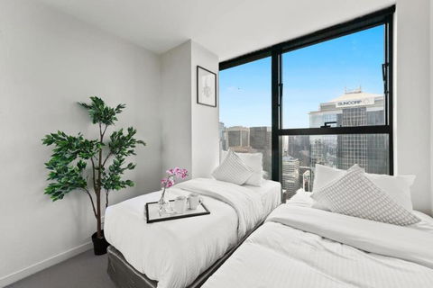 A 2BR Apt On Collins With City Views FREE Parking - Accommodation Whitsundays 3