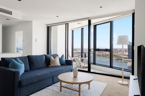 A 2BR Apt With Amazing Harbor Views FREE Parking - Accommodation Whitsundays 4