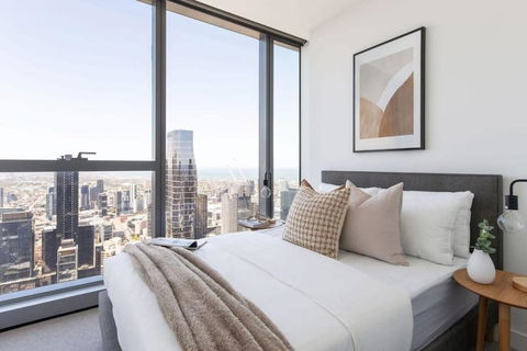 A 2BR Apt With Stunning City Views FREE Parking - Accommodation Whitsundays 1