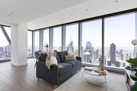 A 2BR Apt With Stunning City Views FREE Parking - Accommodation Whitsundays 2