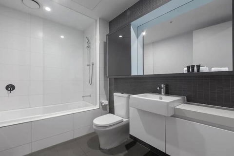 A 3BR Apt Next To Melbourne Zoo FREE Parking - Accommodation Whitsundays 3