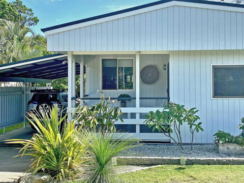 A AMITY BEACH BABY - Accommodation Whitsundays 0