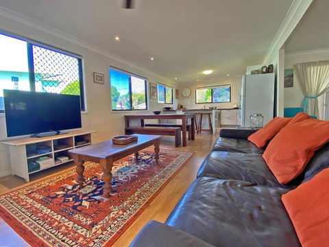 A AMITY BEACH BABY - Accommodation Whitsundays 2