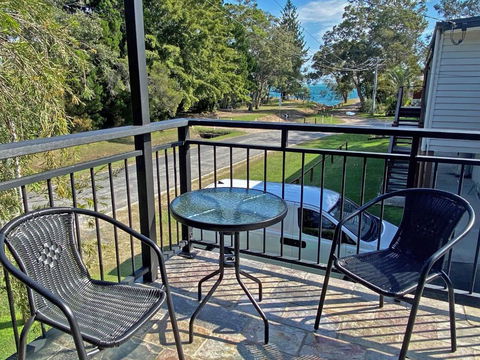 A BEACH AFFAIR - Accommodation Whitsundays 0