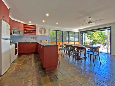 A BEACH AFFAIR - Accommodation Whitsundays 3