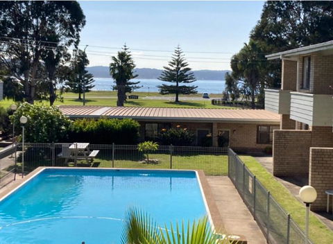 A Beach Front Apartment - Accommodation Whitsundays 2