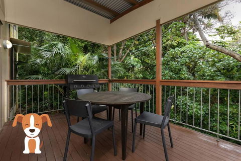A Beach House - Accommodation Whitsundays 0