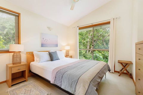 A Beach House - Accommodation Whitsundays 1