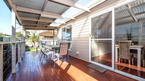 A Beachside Beauty With Pool - Accommodation Whitsundays 3