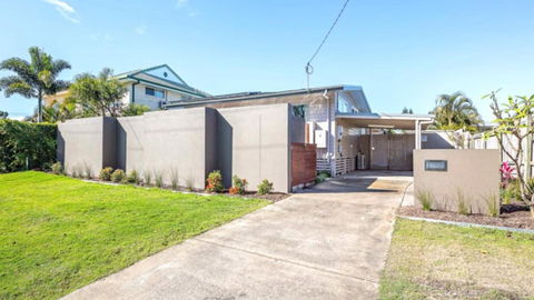 A Beachside Beauty With Pool - Accommodation Whitsundays 4