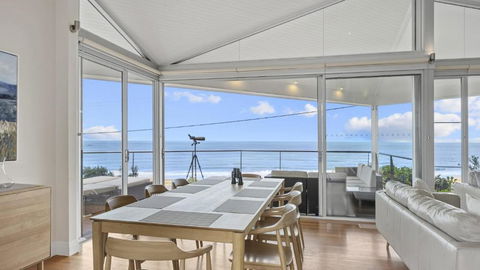 A Beachside Getaway - 8 - Accommodation Whitsundays 0
