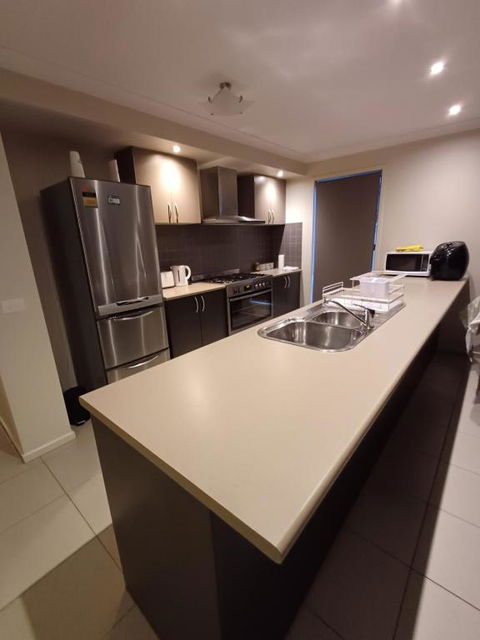 A Beautiful And Spacious Home. - Accommodation Whitsundays 3