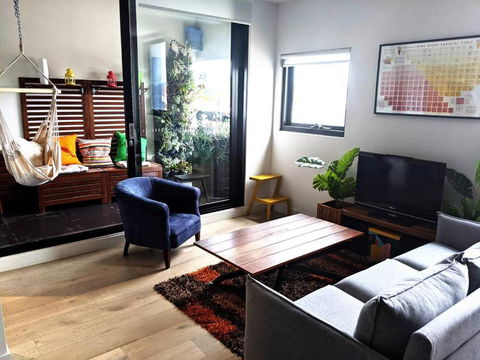 A Boutique Hideaway In The Heart Of Fitzroy - Accommodation Whitsundays 0
