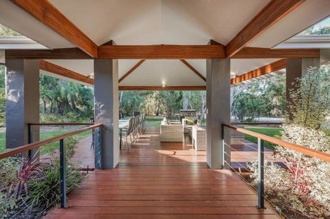 A Bush Utopia - Accommodation Whitsundays 2