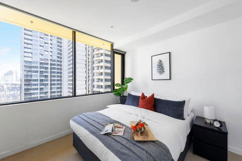 A Chic 2BR Apt City Views Near Southern Cross - Accommodation Whitsundays 3