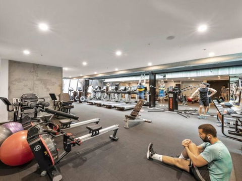 A Chic 2BR Apt Near Southern Cross, With Secure Parking - Accommodation Whitsundays 3