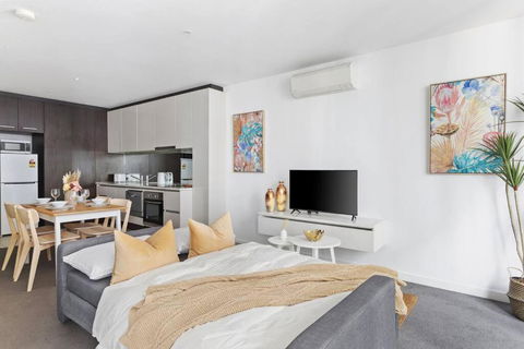 A Chic 2BR Apt Near Southern Cross, With Secure Parking - Accommodation Whitsundays 4