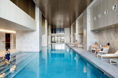 A Chic 2BR Apt With Panoramic Views FREE Parking - Accommodation Whitsundays 3
