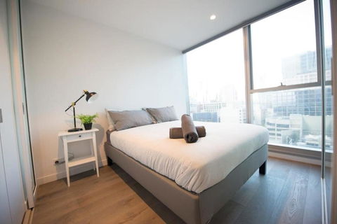 A Chic 2BR CBD Apartment Near Southern Cross - Accommodation Whitsundays 4