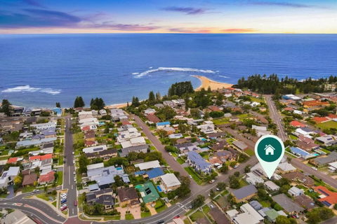 A Chic Coastal Hideaway At Toowoon Bay Beach - Accommodation Whitsundays 3