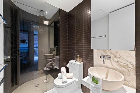 A Chic & Comfy 2BR Apt Near Federation Square - Accommodation Whitsundays 3