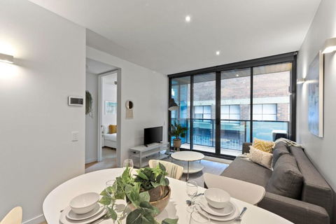 A Chic & Comfy 2BR Apt Near Federation Square - Accommodation Whitsundays 4