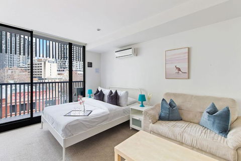 A Chic Studio Only A 4-min Walk To Victoria Market - Accommodation Whitsundays 3