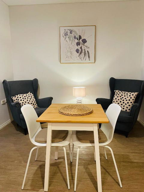 A City Oasis - Full Apartment With Balcony - Accommodation Whitsundays 1