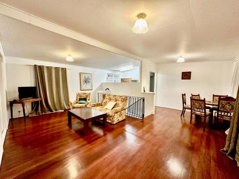 A Comfortable House Close To Westfield - Accommodation Whitsundays 0